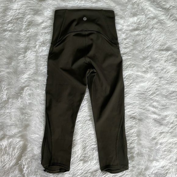 LULULEMON Train Times Crop (17") size 2 - Picture 2 of 10